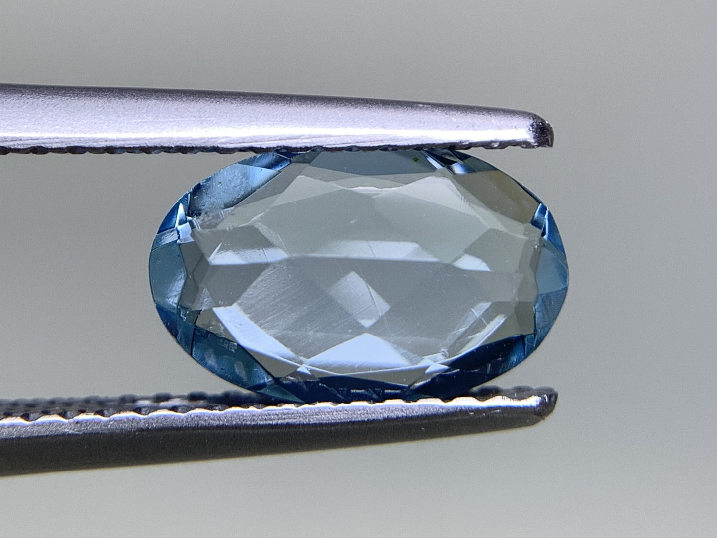 アクアマリン 天然 1.591ct 宝石ソーティング付き 10.3㎜×6.6㎜×3.6㎜ ルース（ 裸石 ） 6975Y