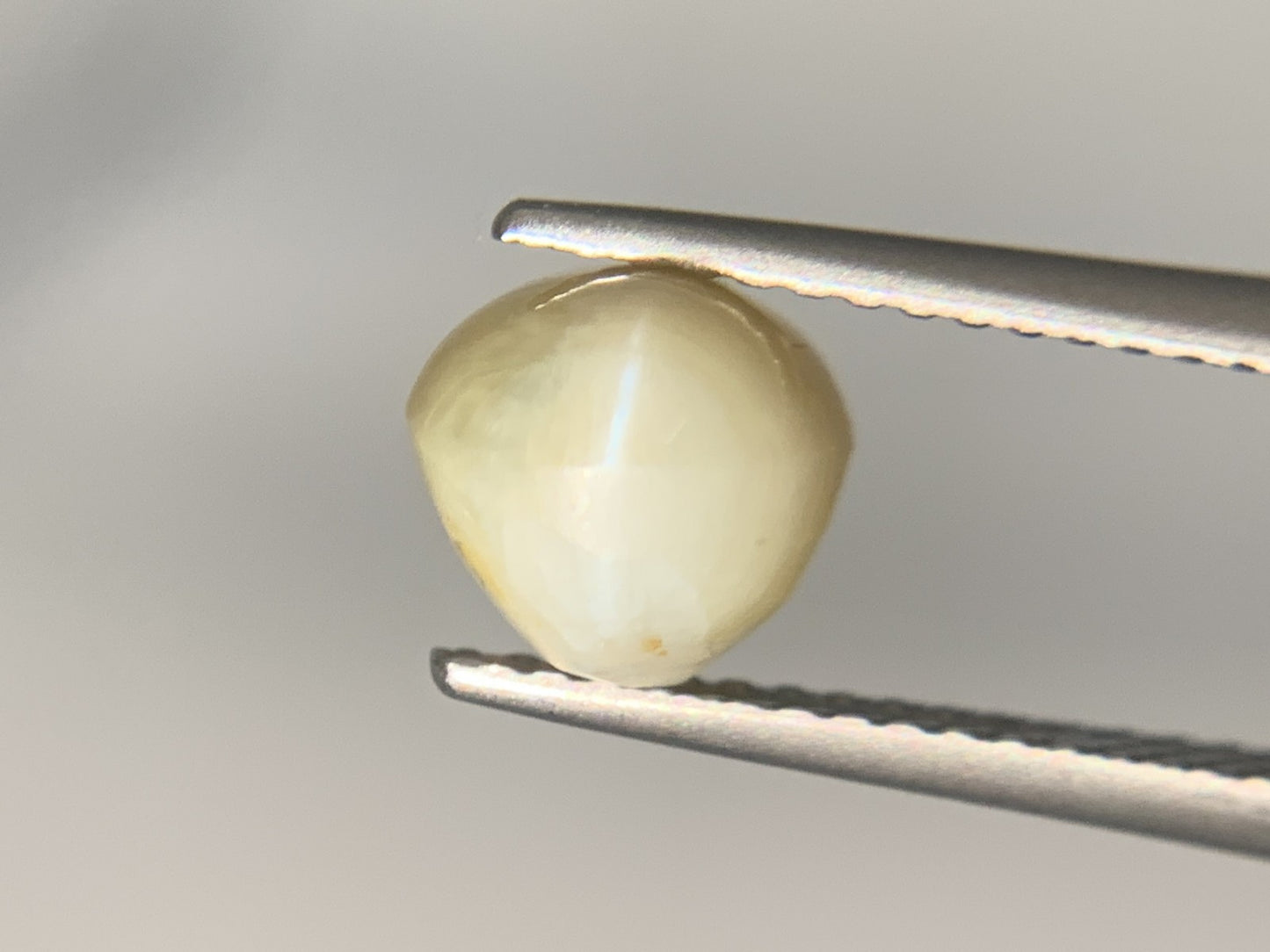 クリソベリルキャッツアイ 3.457ct 宝石ソーティング付き  8.3㎜×6.7㎜×6.4㎜  ルース（ 裸石 ） 4028Y