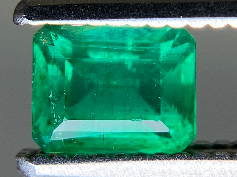 エメラルド 天然 0.543ct 宝石ソーティング付き 4.9㎜×3.9㎜×3.5㎜ ルース（ 裸石 ） 8215YY