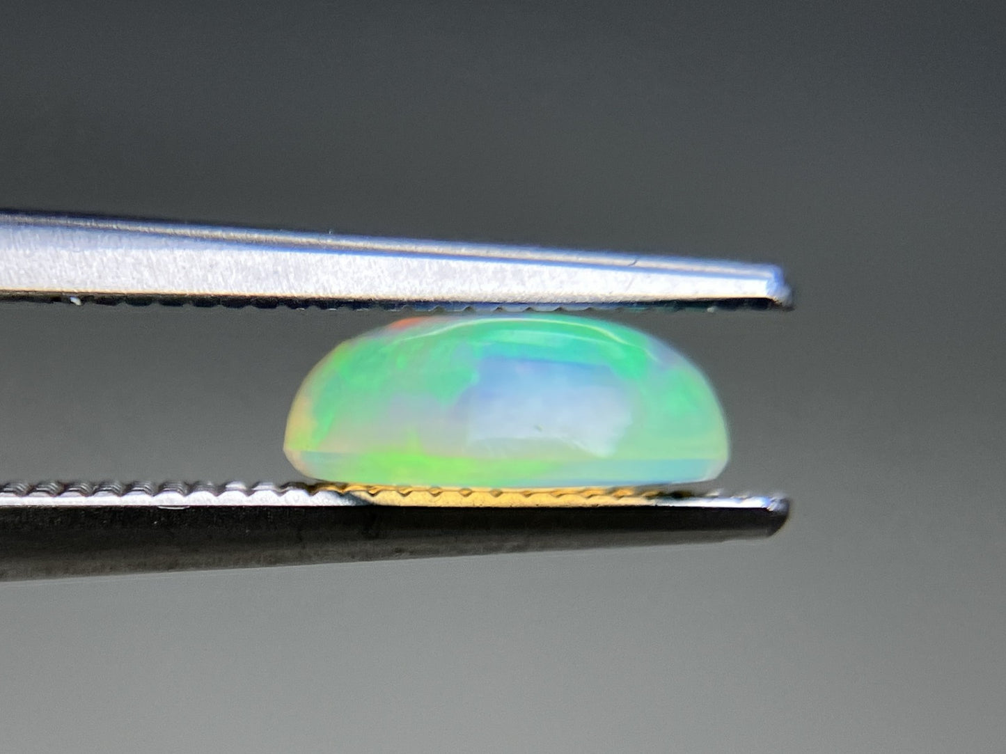 オパール 天然 1.146ct 宝石ソーティング付き 8.7㎜×6.7㎜×3.4㎜ ラッピング無料 ルース（ 裸石 ） 5176YY