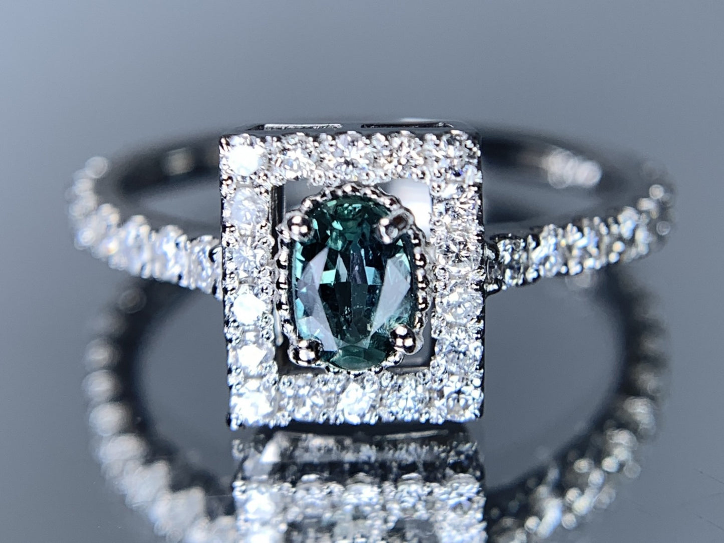 アレキサンドライト 0.24ct ブラジル産 Brazil GIA鑑別書 D0.47ct PT900 2.97g 指輪 （JP10号） サイズ直し承ります。 6818Y