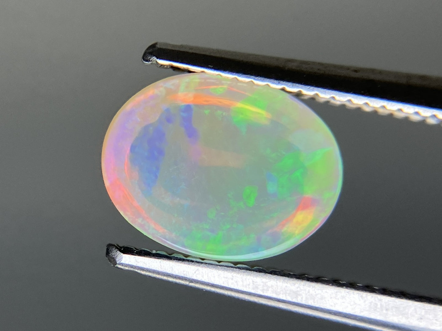 オパール   天然  1.157ct  宝石ソーティング付き  8.6㎜×6.7㎜×4.0㎜  ラッピング無料  ルース（ 裸石 ）  5172YY