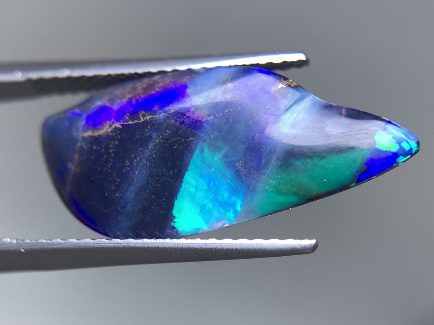 ボルダーオパール  天然  6.521ct  中央宝石ソーティング付き  21.7㎜×10.0㎜×5.5㎜   天然 ルース（ 裸石 ） 5375Y