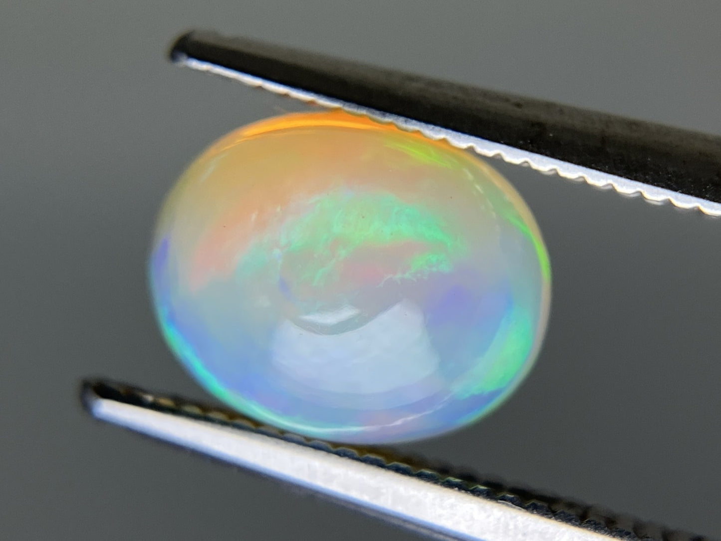 オパール   天然  1.400ct  宝石ソーティング付き  8.8㎜×7.0㎜×4.5㎜  ラッピング無料  ルース（ 裸石 ）  5174YY