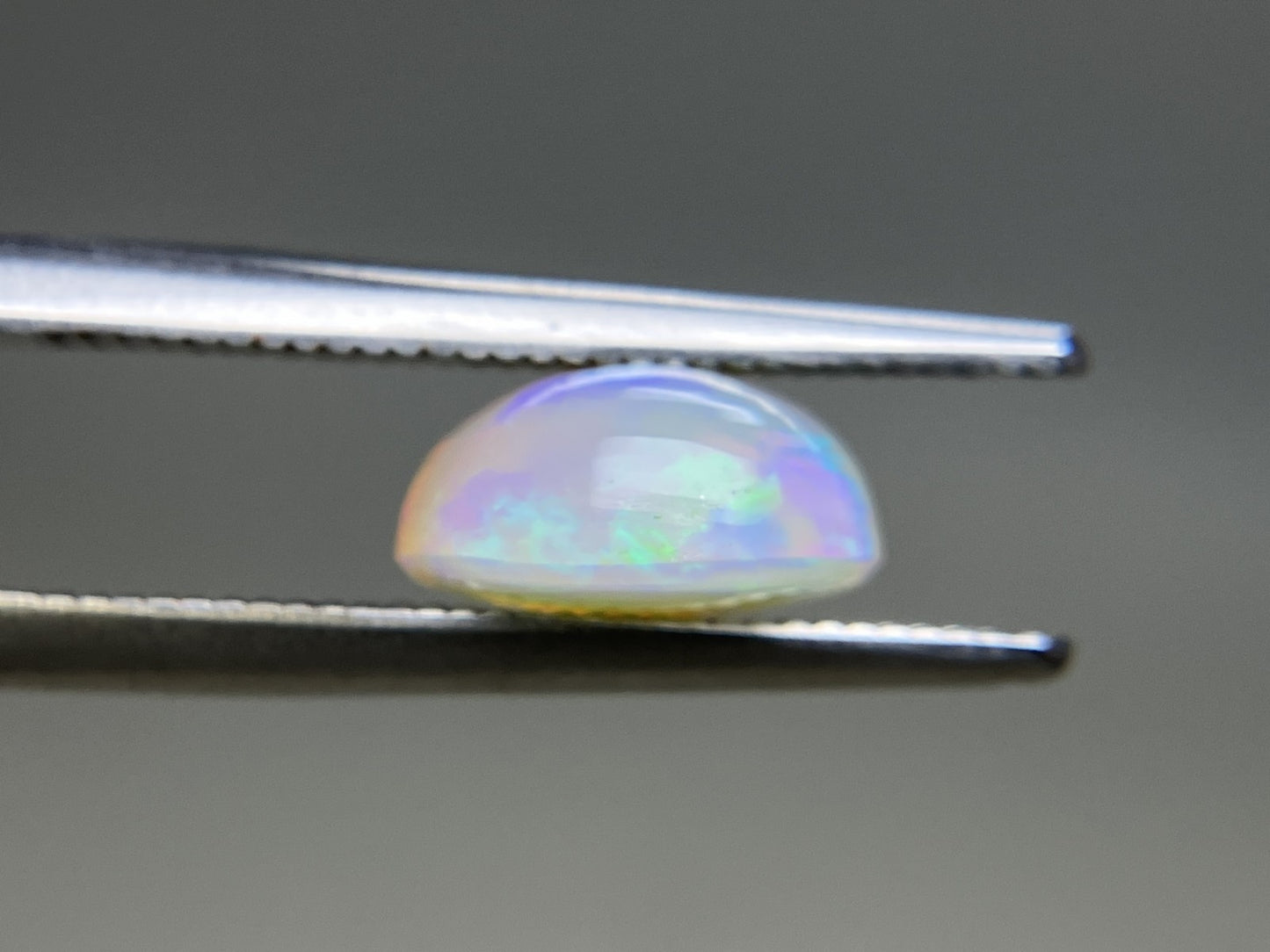 オパール   天然  1.400ct  宝石ソーティング付き  8.8㎜×7.0㎜×4.5㎜  ラッピング無料  ルース（ 裸石 ）  5174YY