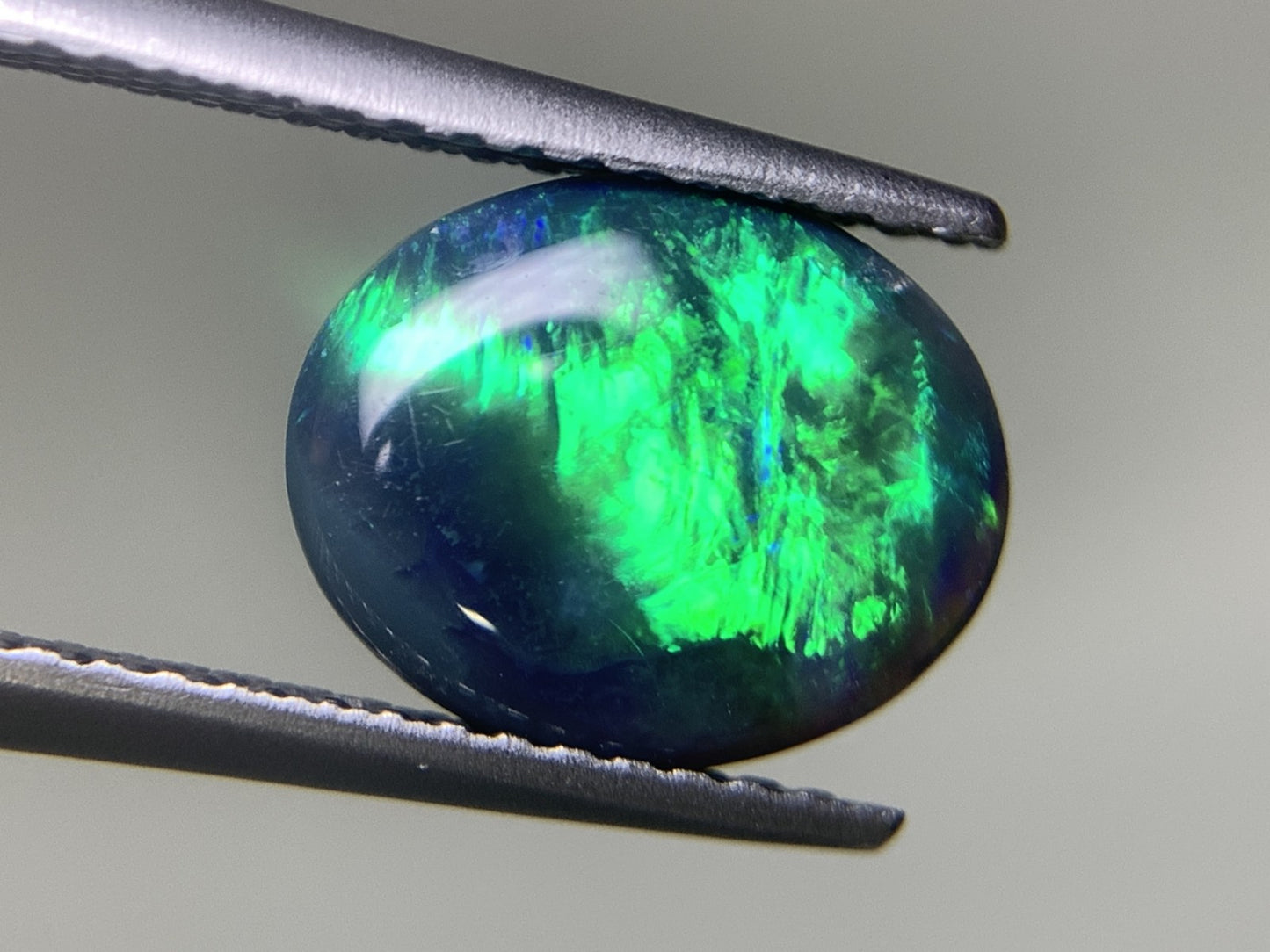 ブラックオパール 1.410ct 宝石ソーティング付き  10.2㎜×8.2㎜×2.9㎜  ルース（ 裸石 ） 3162Y