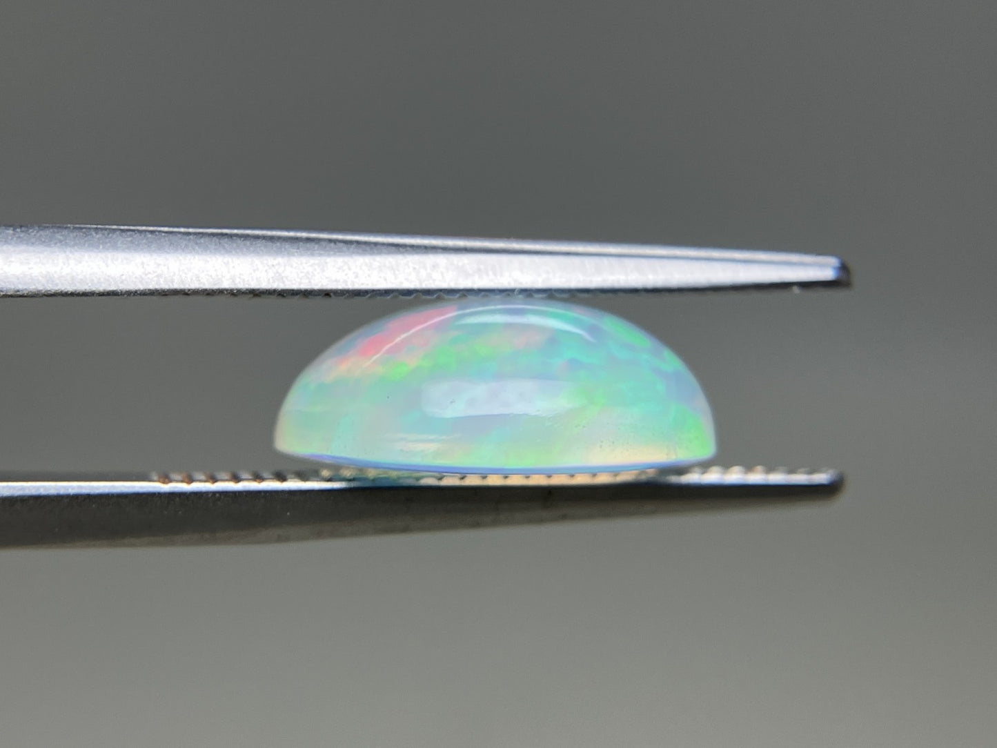 オパール   天然  2.438ct  宝石ソーティング付き  11.8㎜×10.0㎜×4.6㎜  ラッピング無料  ルース（ 裸石 ）  5157YY