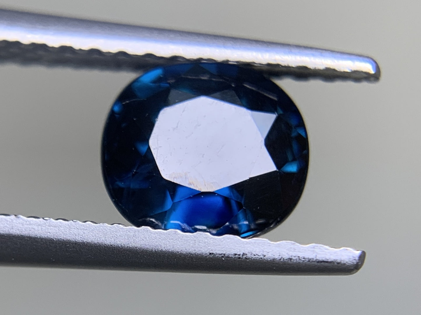 サファイア 1.282ct  宝石ソーティング付き  6.4㎜×5.9㎜×3.6㎜　  ルース（ 裸石 ） 1590Y