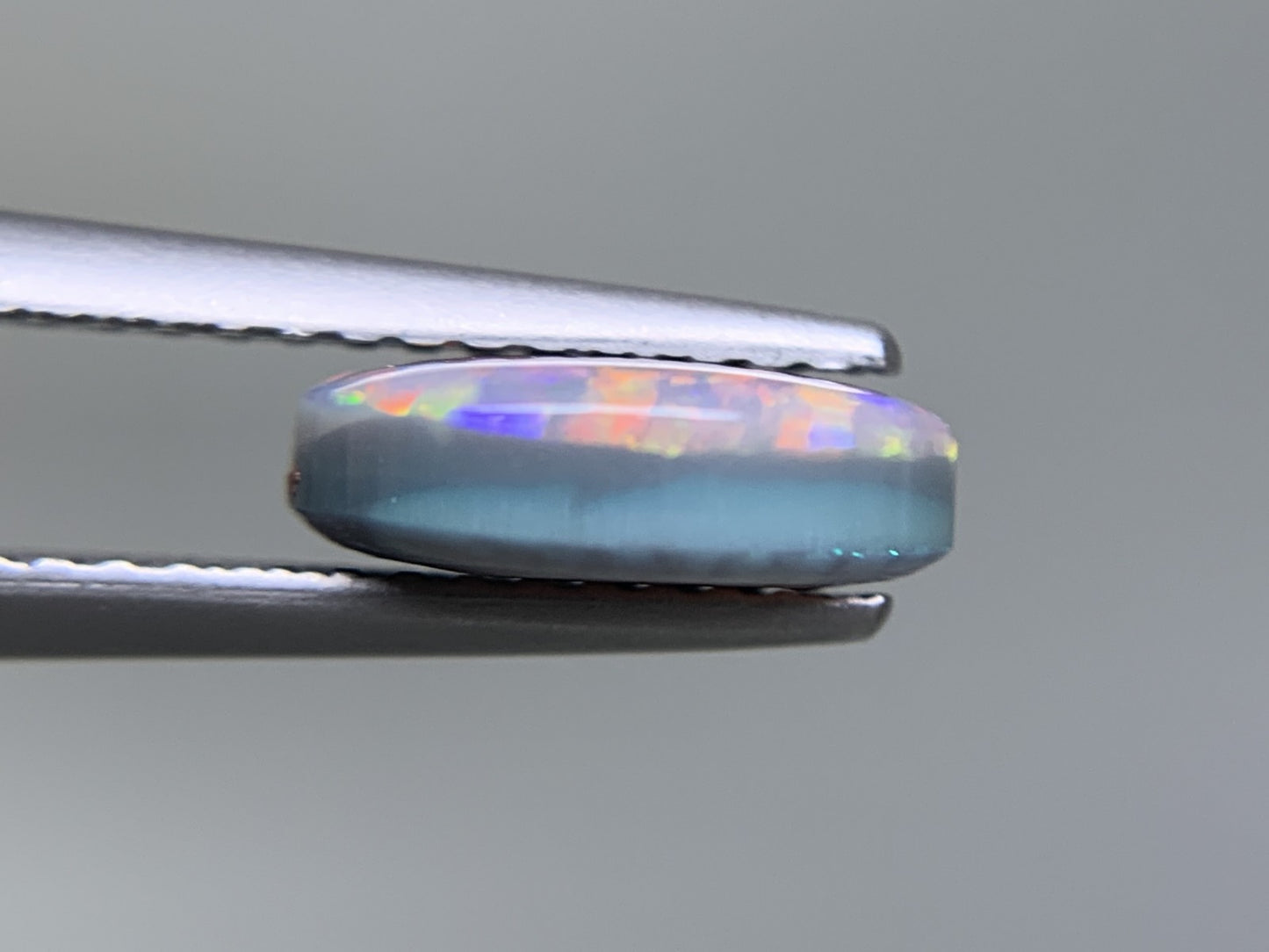 ブラックオパール 天然 1.244ct 中央宝石ソーティング付き 9.8㎜×6.3㎜×3.0㎜ ルース（ 裸石 ） 6138Y