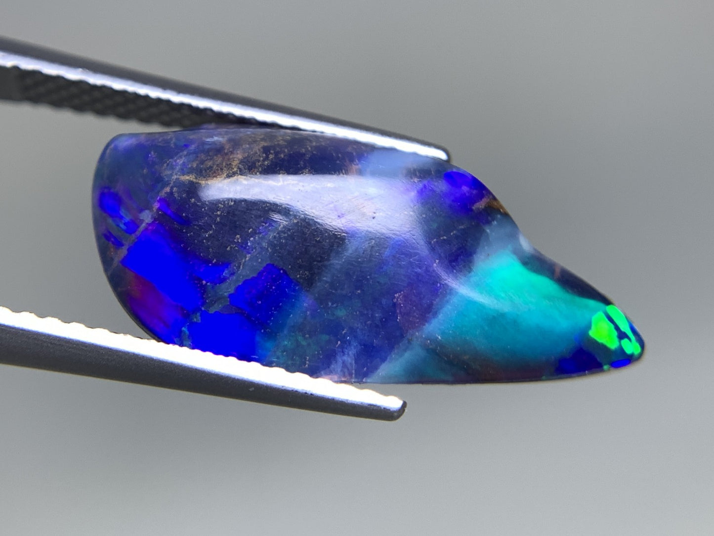 ボルダーオパール  天然  6.521ct  中央宝石ソーティング付き  21.7㎜×10.0㎜×5.5㎜   天然 ルース（ 裸石 ） 5375Y
