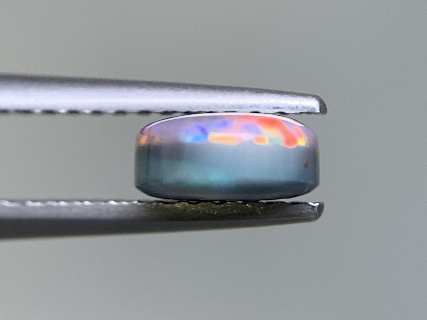ブラックオパール 天然 1.244ct 中央宝石ソーティング付き 9.8㎜×6.3㎜×3.0㎜ ルース（ 裸石 ） 6138Y