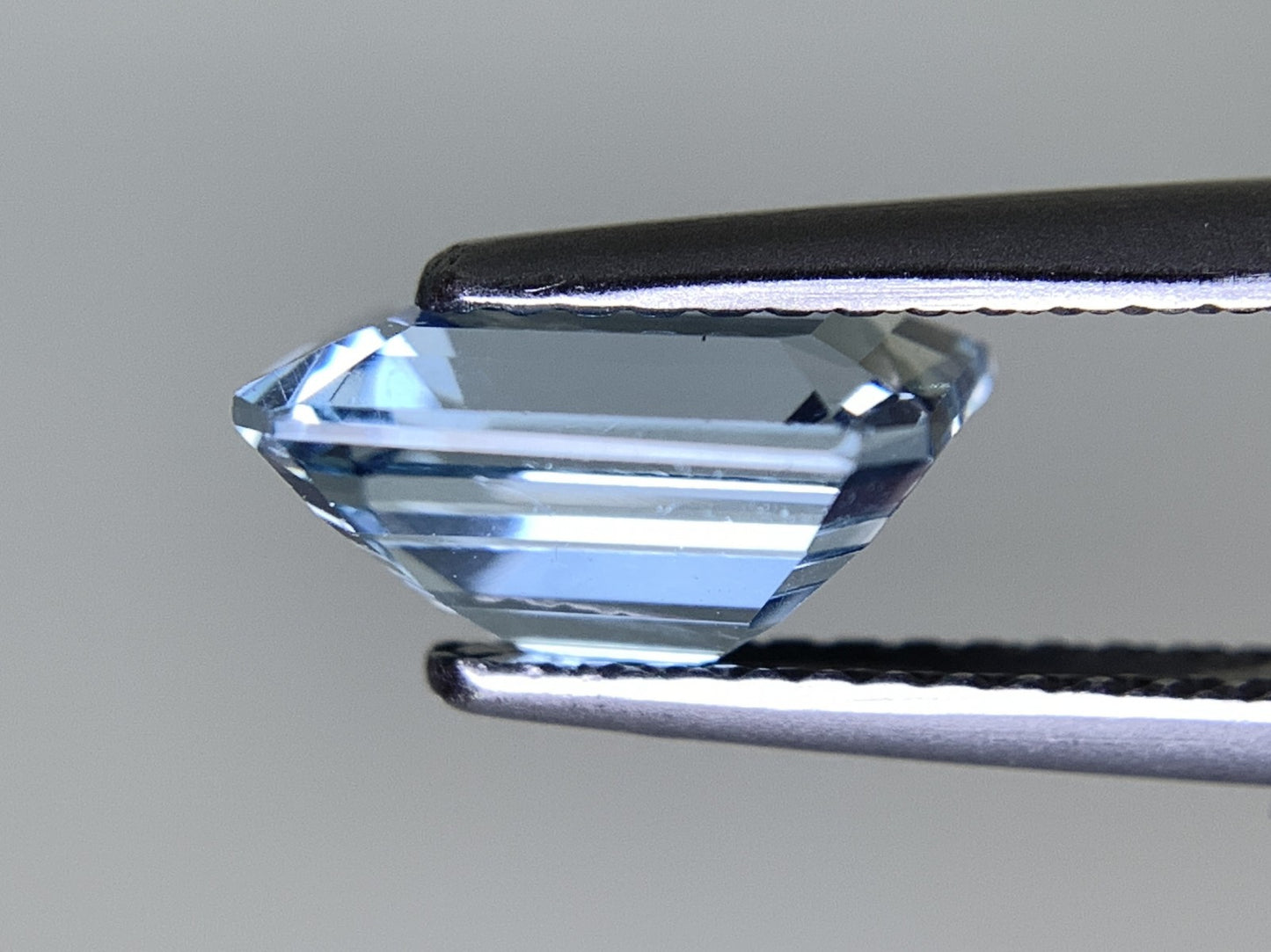 アクアマリン 天然 2.194ct 宝石ソーティング付き 9.1㎜×6.9㎜×4.8㎜ ルース（ 裸石 ） 6969Y