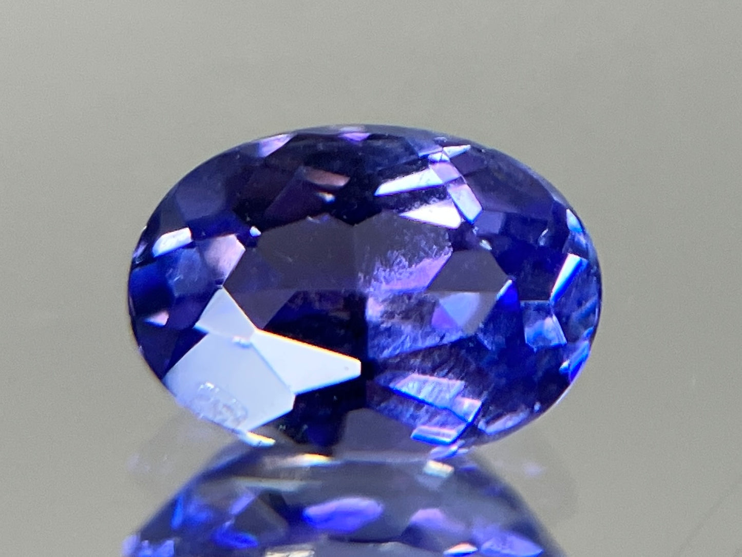 タンザナイト  天然  0.998ct  宝石ソーティング付き  7.0㎜×5.1㎜×3.7㎜  ラッピング無料  ルース（ 裸石 ）  5110YY