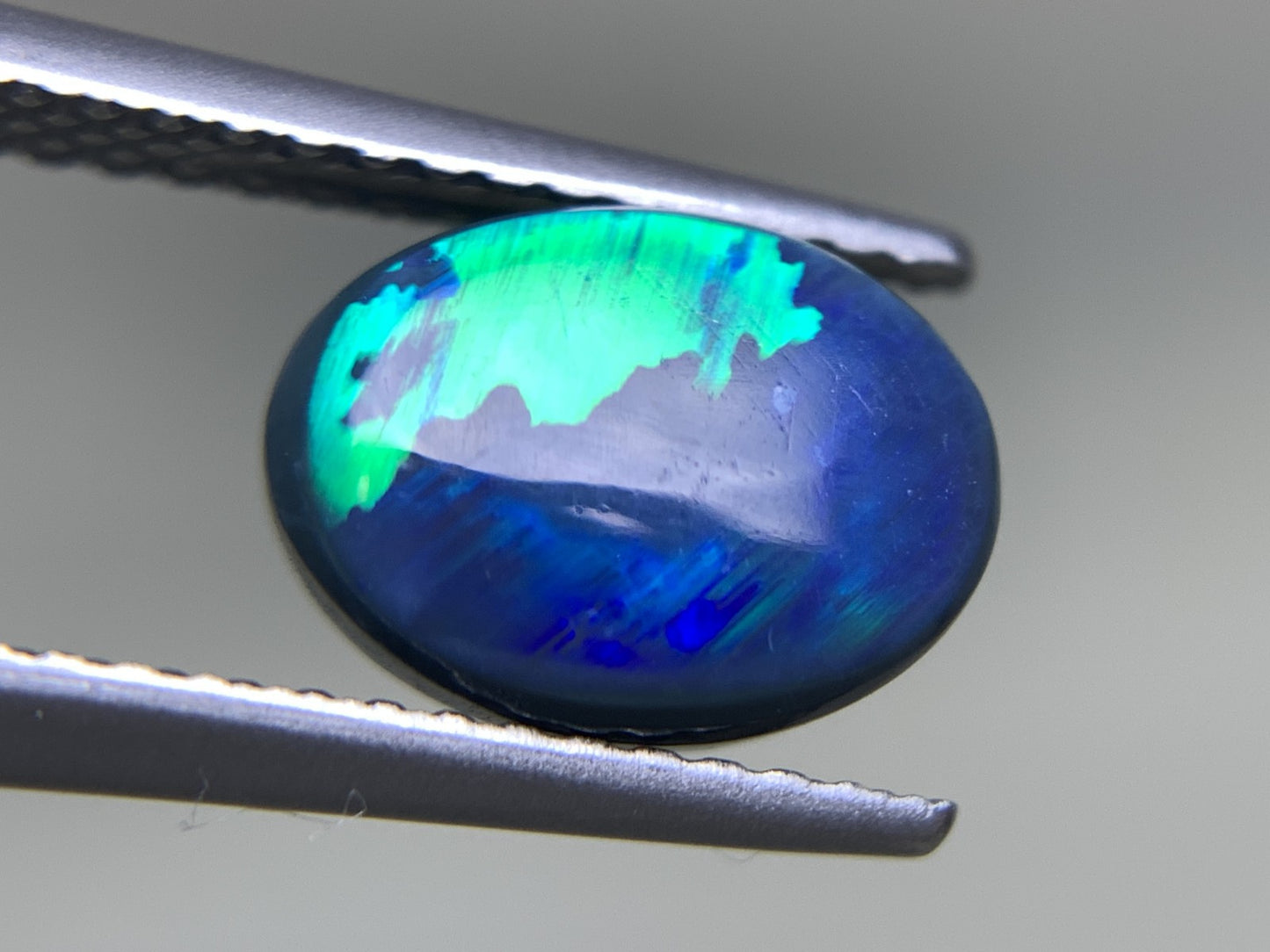 ブラックオパール  天然  1.671ct  中央宝石ソーティング付き  9.2㎜×6.9㎜×4.1㎜   天然 ルース（ 裸石 ） 5344Y
