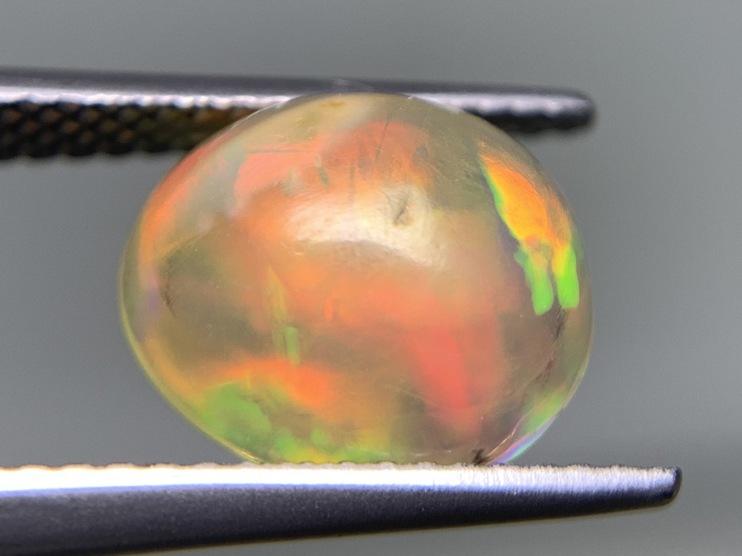 ファイアオパール 2.795ct  宝石ソーティング付き  10.5㎜×9.3㎜×5.5㎜  天然 ルース（ 裸石 ） 4531Y