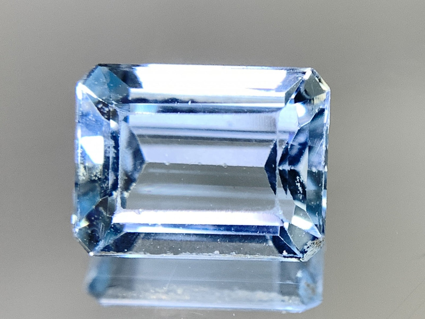 アクアマリン 天然 2.091ct 宝石ソーティング付き 9.5㎜×7.2㎜×4.0㎜ ルース（ 裸石 ） 6973Y