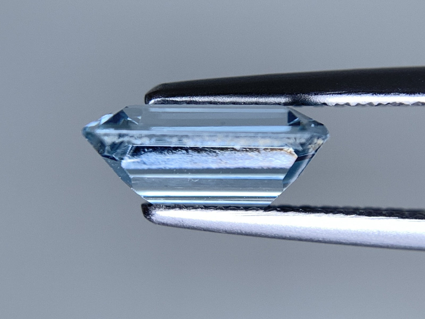 アクアマリン 天然 2.091ct 宝石ソーティング付き 9.5㎜×7.2㎜×4.0㎜ ルース（ 裸石 ） 6973Y