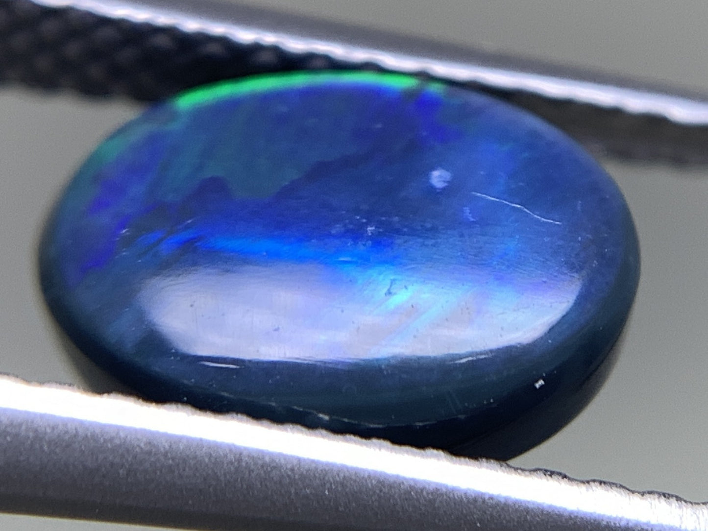 ブラックオパール  天然  1.671ct  中央宝石ソーティング付き  9.2㎜×6.9㎜×4.1㎜   天然 ルース（ 裸石 ） 5344Y