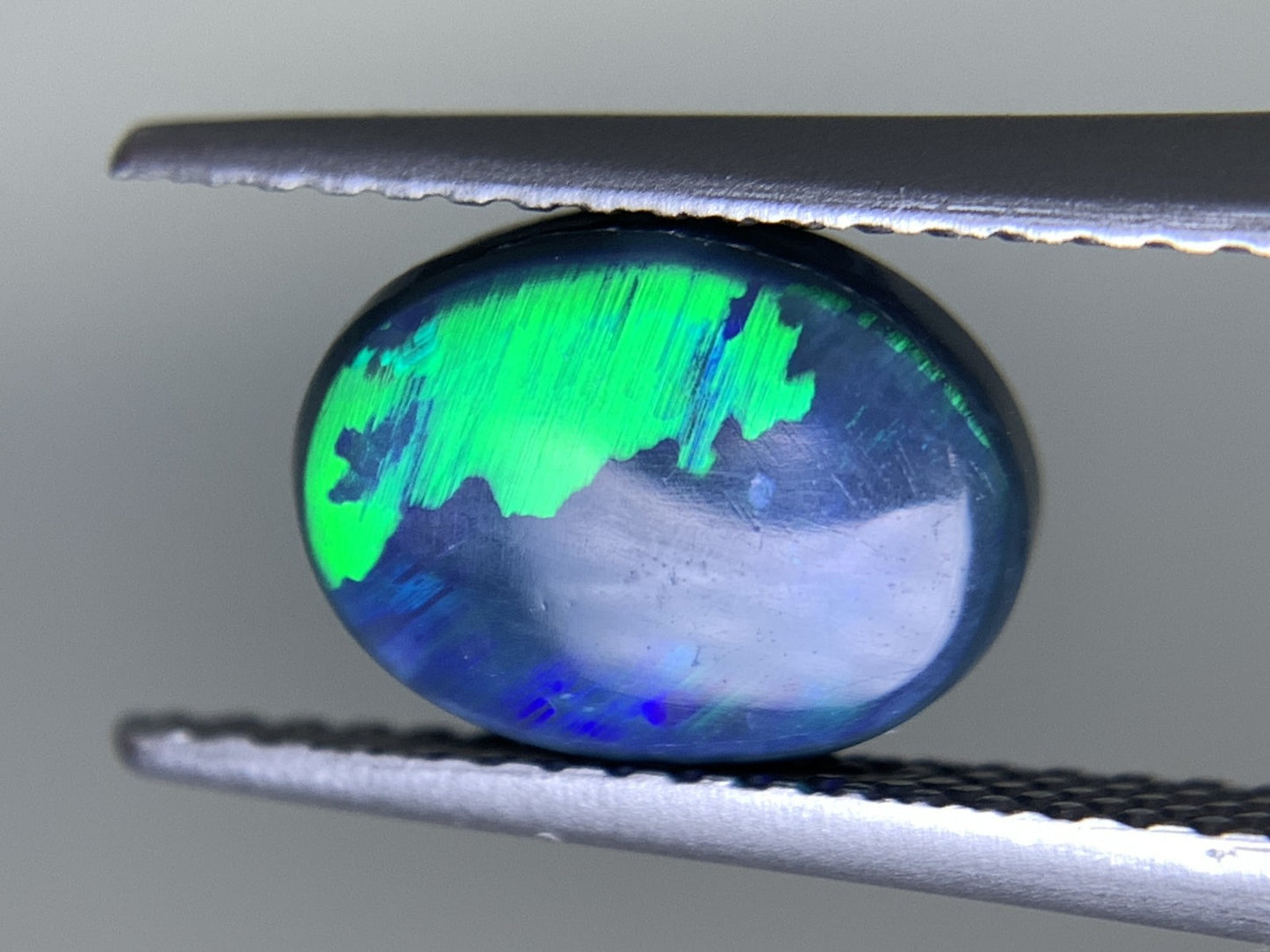 ブラックオパール  天然  1.671ct  中央宝石ソーティング付き  9.2㎜×6.9㎜×4.1㎜   天然 ルース（ 裸石 ） 5344Y