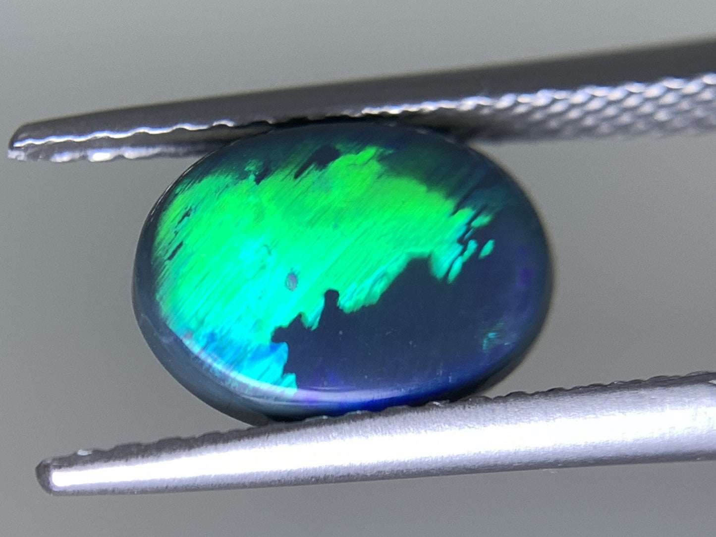ブラックオパール  天然  1.671ct  中央宝石ソーティング付き  9.2㎜×6.9㎜×4.1㎜   天然 ルース（ 裸石 ） 5344Y