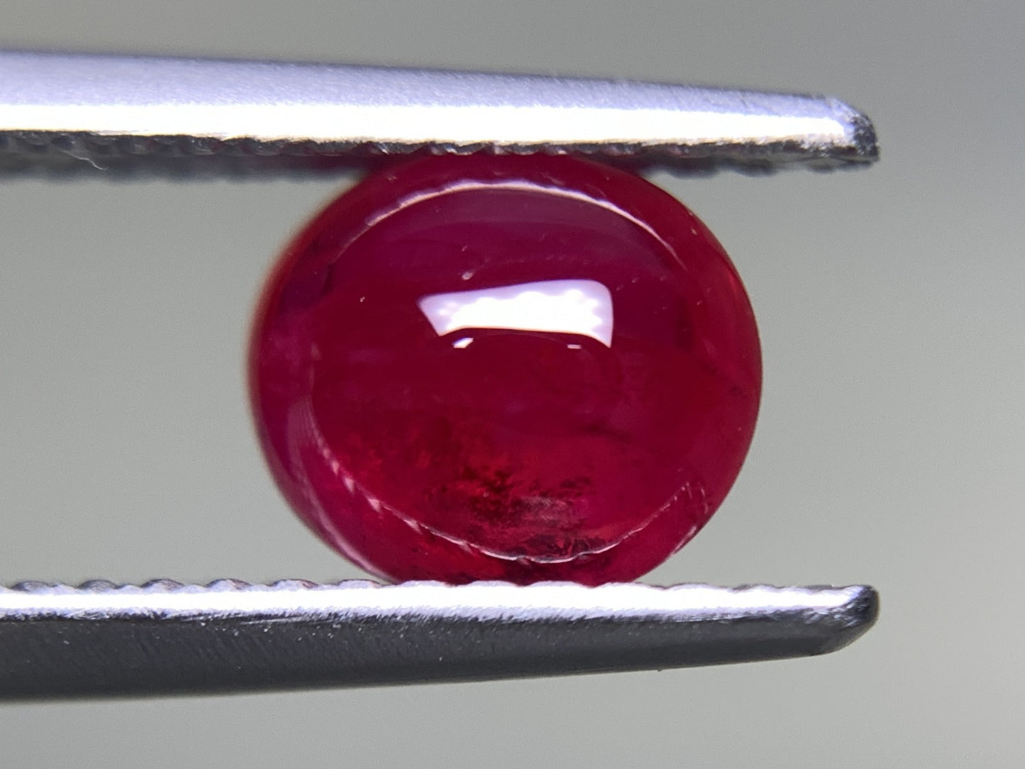 ルビー 1.629ct 宝石ソーティング付き  6.9㎜×6.2㎜×3.8㎜  ルース（ 裸石 ） 2611Y