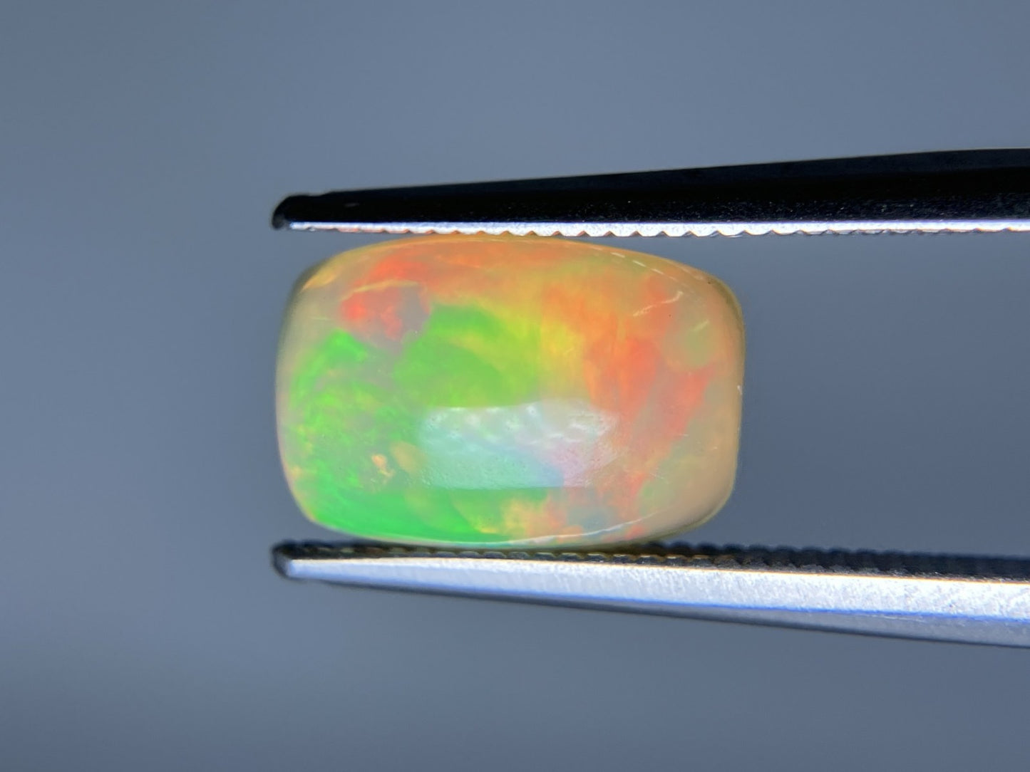 オパール 2.267ct 宝石ソーティング付き 16.1㎜×12.7㎜×9.8㎜ ルース（ 裸石 ） 3608S