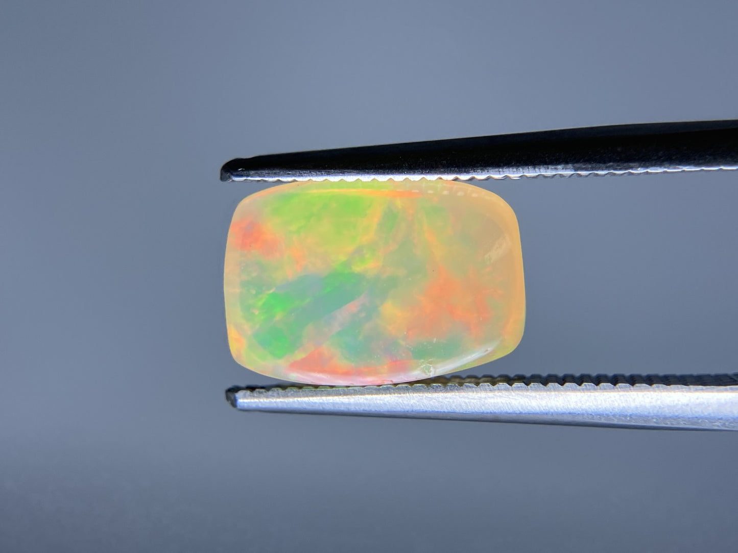 オパール 2.267ct 宝石ソーティング付き 16.1㎜×12.7㎜×9.8㎜ ルース（ 裸石 ） 3608S