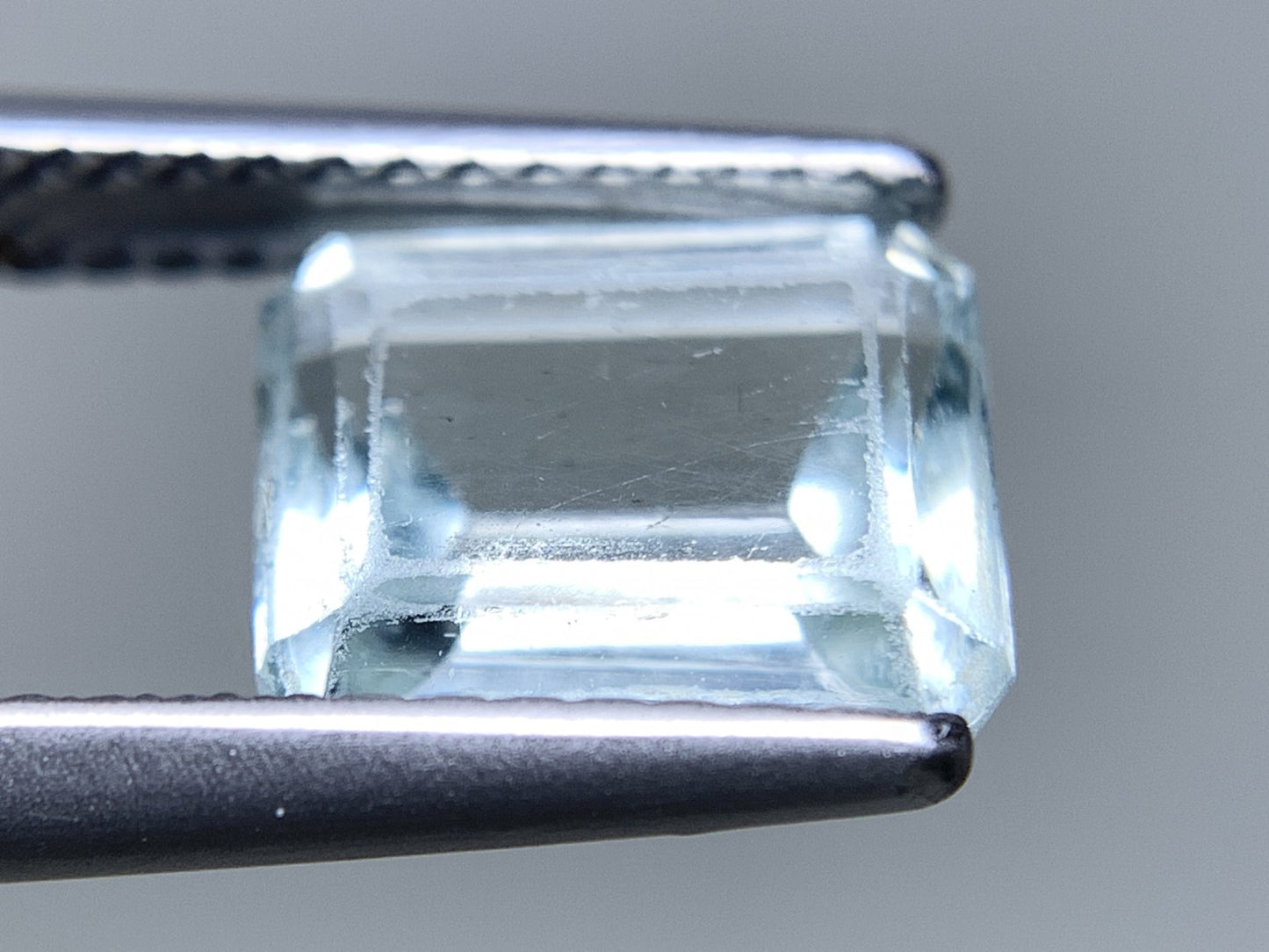 アクアマリン 天然 2.274ct 宝石ソーティング付き 8.8㎜×7.3㎜×4.3㎜ ルース（ 裸石 ） 6979Y