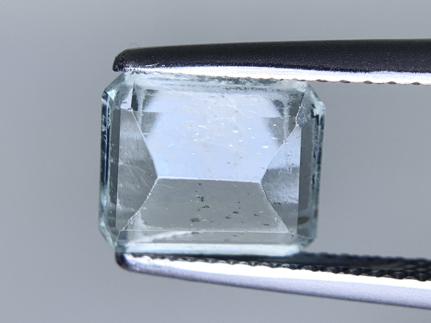 アクアマリン 天然 2.274ct 宝石ソーティング付き 8.8㎜×7.3㎜×4.3㎜ ルース（ 裸石 ） 6979Y