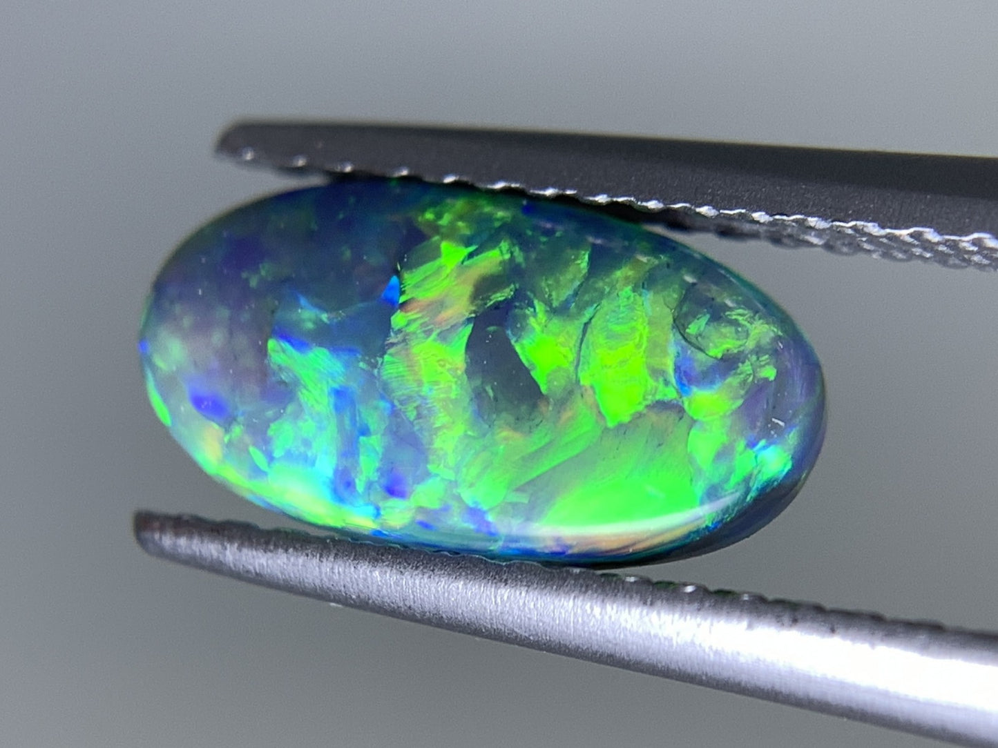 ブラックオパール  天然  1.275ct  中央宝石ソーティング付き  10.6㎜×5.6㎜×3.2㎜   天然 ルース（ 裸石 ） 5348Y
