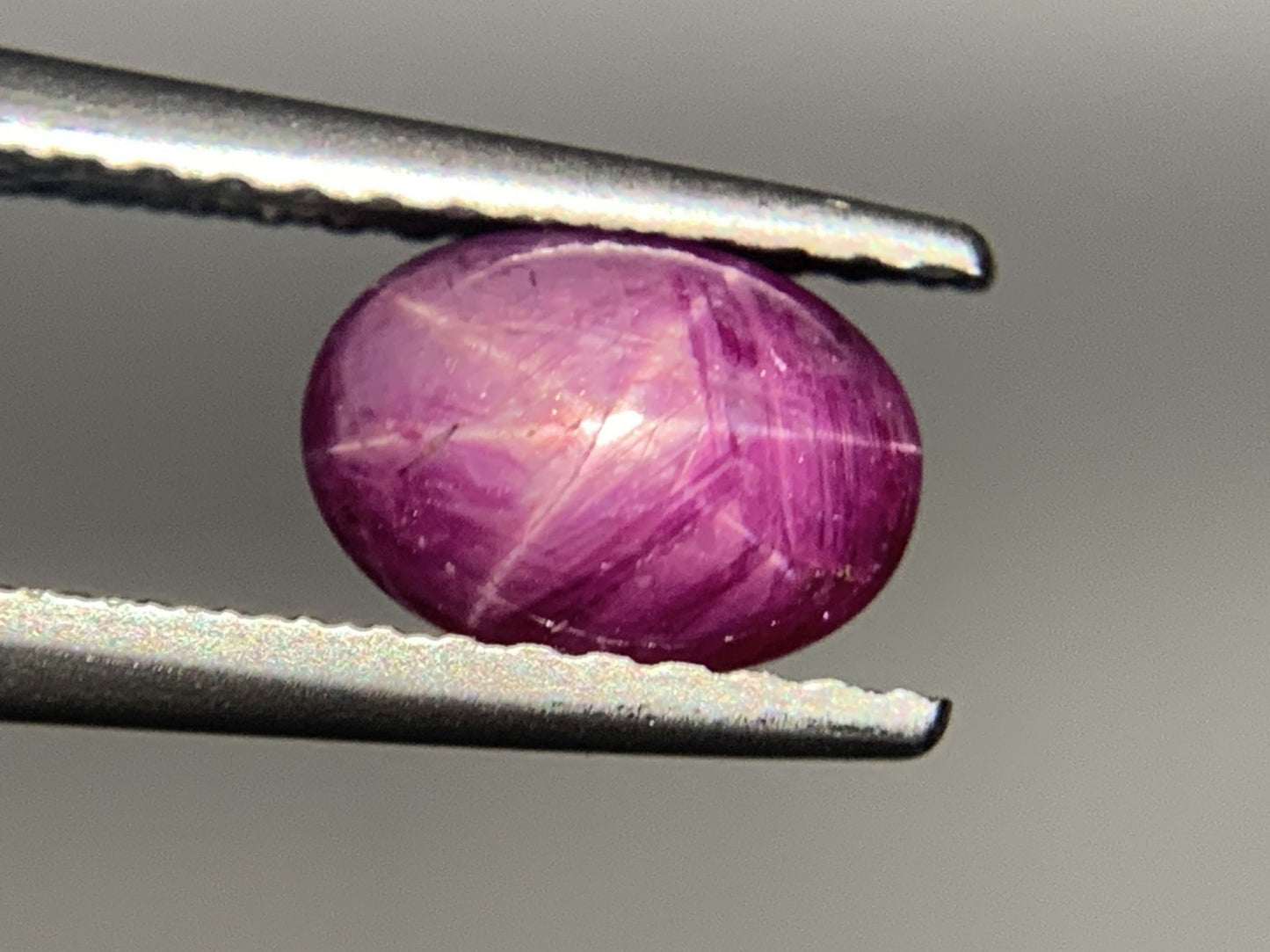 スターサファイア 1.933ct  宝石ソーティング付き  6.9㎜×5.0㎜×4.7㎜  ルース（ 裸石 ） 2736Y