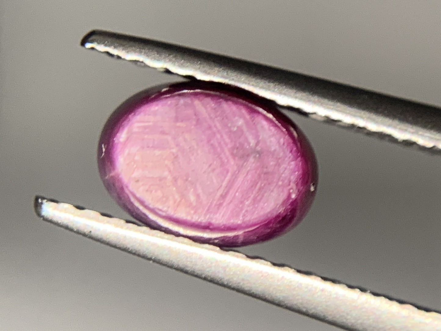 スターサファイア 1.933ct  宝石ソーティング付き  6.9㎜×5.0㎜×4.7㎜  ルース（ 裸石 ） 2736Y