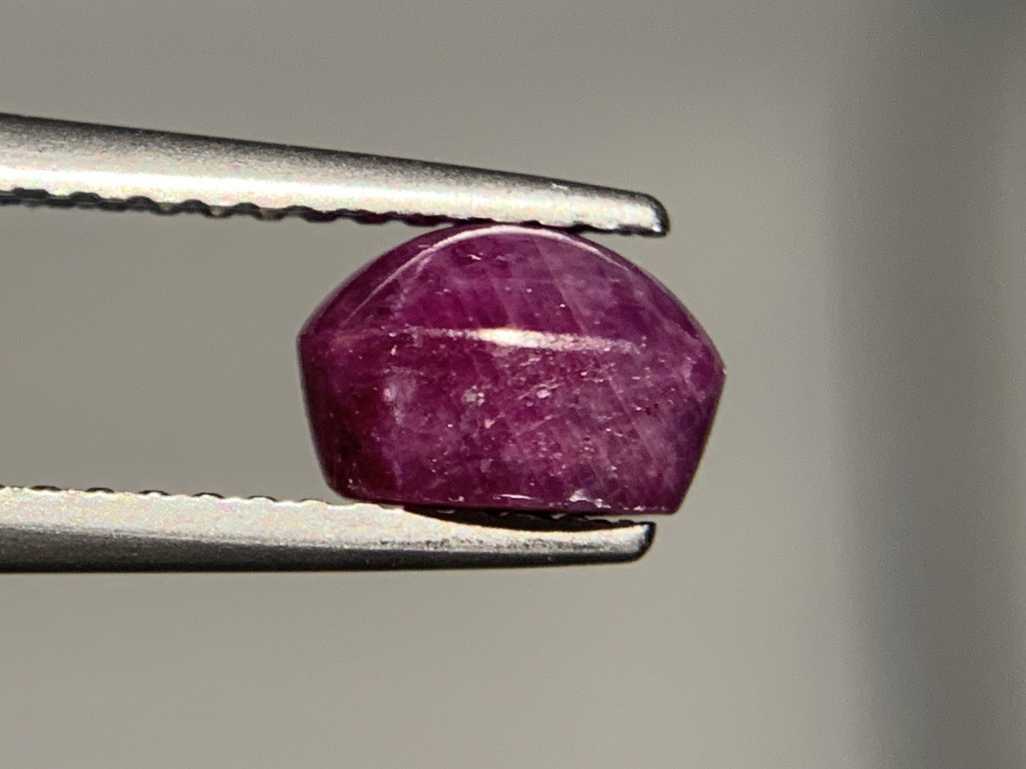 スターサファイア 1.933ct  宝石ソーティング付き  6.9㎜×5.0㎜×4.7㎜  ルース（ 裸石 ） 2736Y