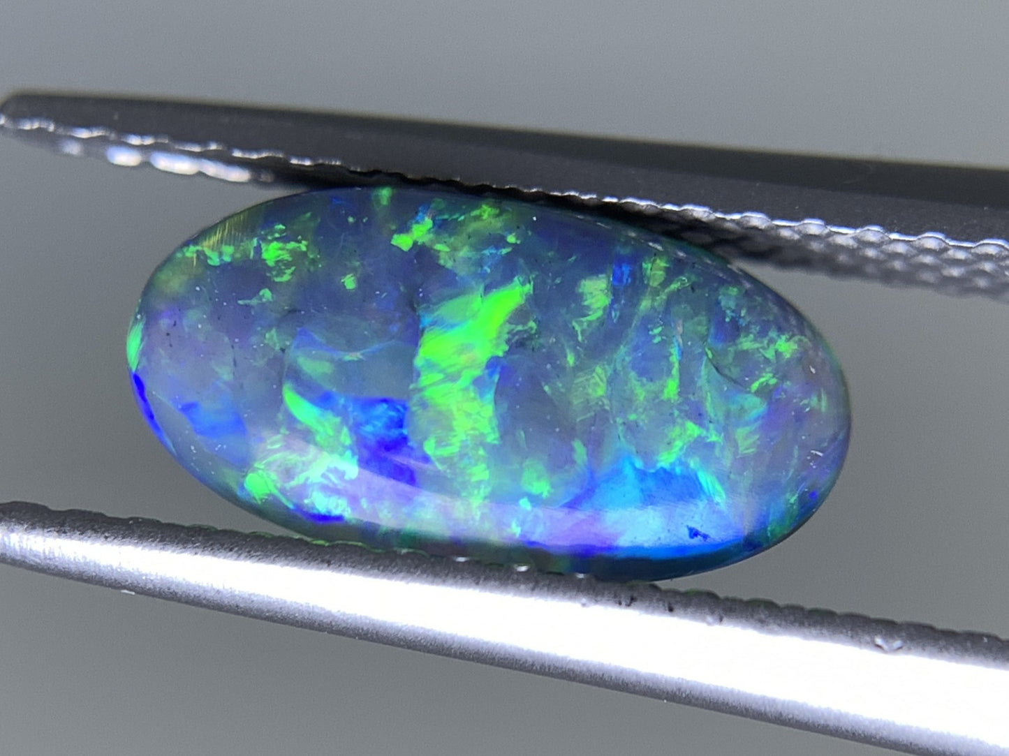 ブラックオパール  天然  1.275ct  中央宝石ソーティング付き  10.6㎜×5.6㎜×3.2㎜   天然 ルース（ 裸石 ） 5348Y