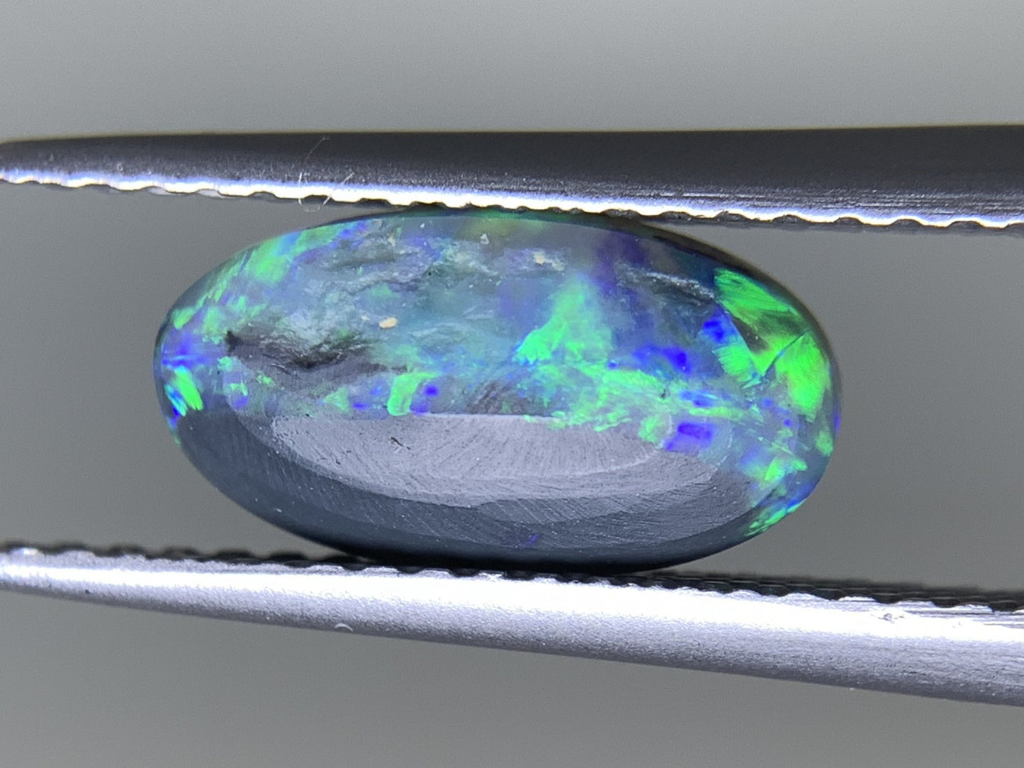 ブラックオパール  天然  1.275ct  中央宝石ソーティング付き  10.6㎜×5.6㎜×3.2㎜   天然 ルース（ 裸石 ） 5348Y