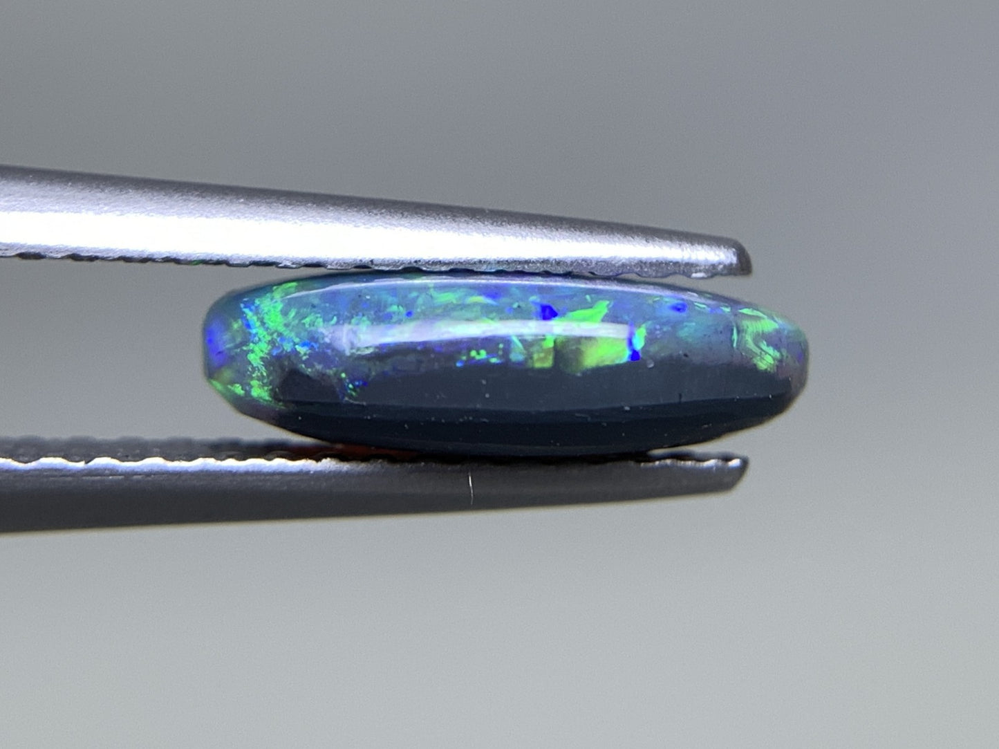 ブラックオパール  天然  1.275ct  中央宝石ソーティング付き  10.6㎜×5.6㎜×3.2㎜   天然 ルース（ 裸石 ） 5348Y