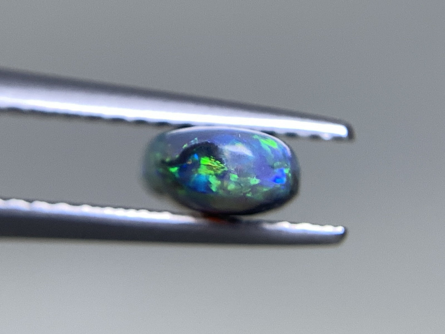 ブラックオパール  天然  1.275ct  中央宝石ソーティング付き  10.6㎜×5.6㎜×3.2㎜   天然 ルース（ 裸石 ） 5348Y