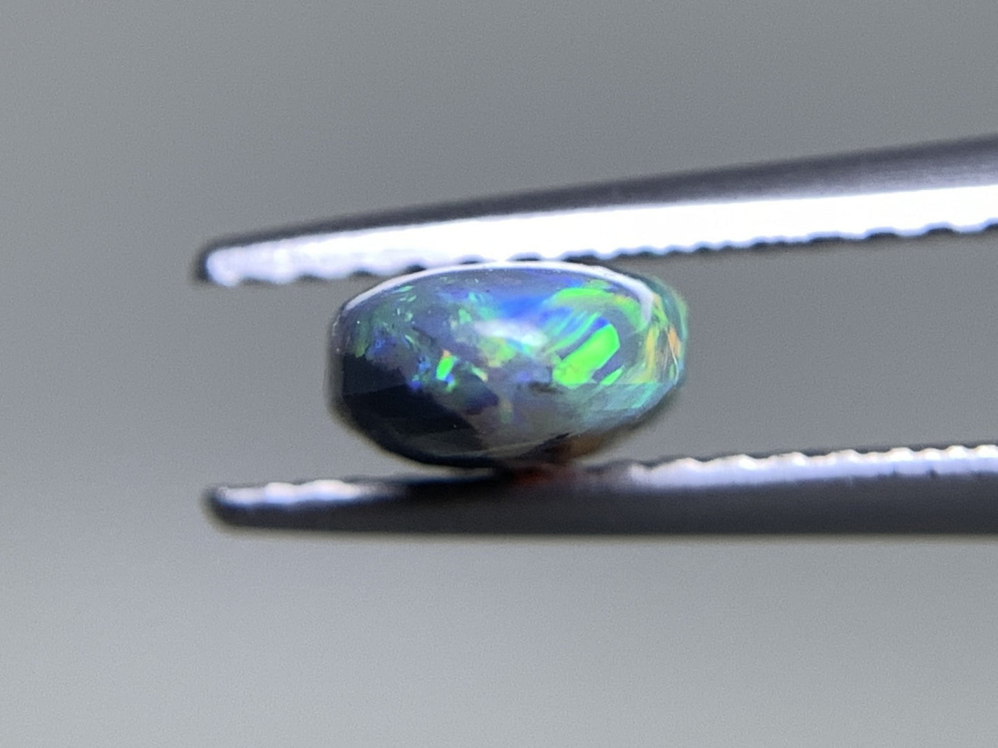 ブラックオパール  天然  1.275ct  中央宝石ソーティング付き  10.6㎜×5.6㎜×3.2㎜   天然 ルース（ 裸石 ） 5348Y