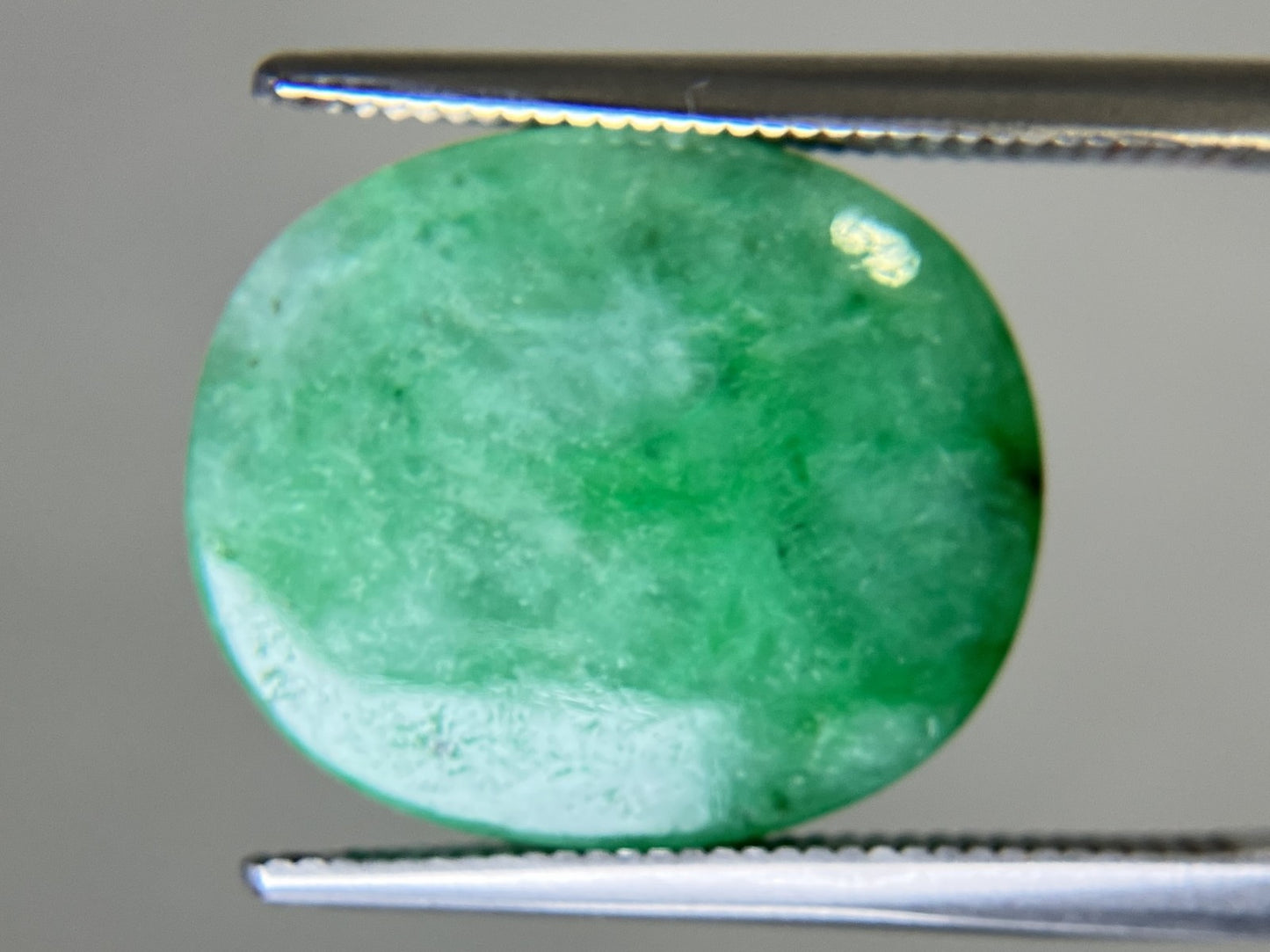 ひすい（ヒスイ 翡翠） 天然 17.898ct 宝石ソーティング付き 16.1㎜×13.8㎜×7.4㎜ ルース（ 裸石 ） 8284YY