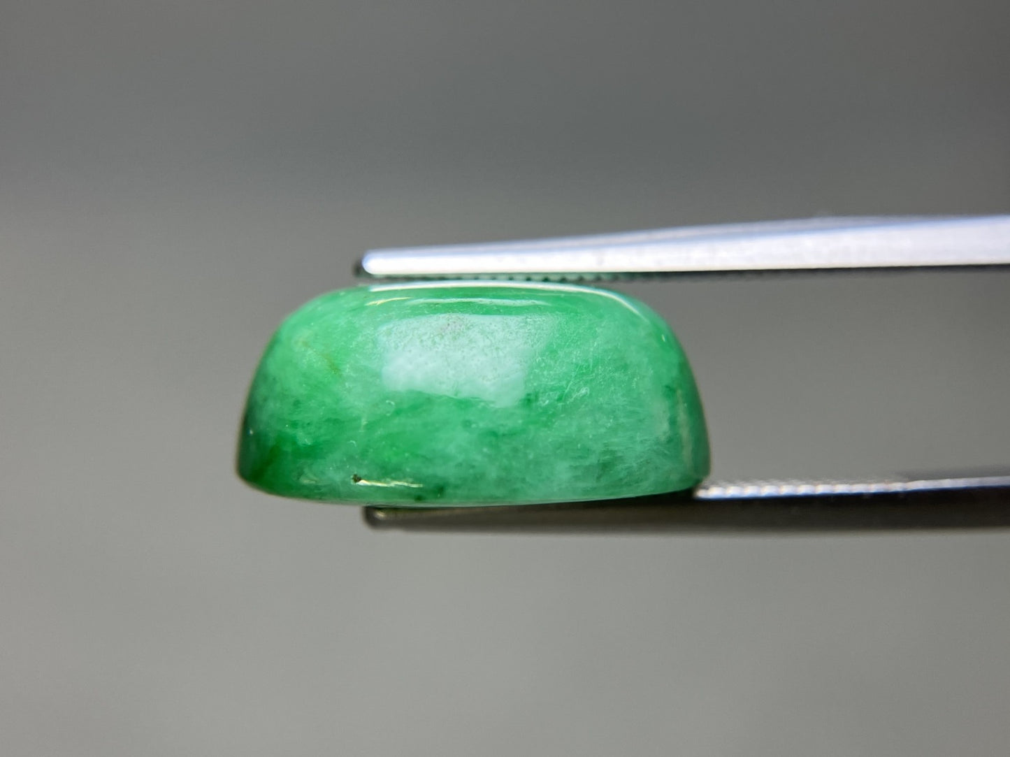 ひすい（ヒスイ 翡翠） 天然 17.898ct 宝石ソーティング付き 16.1㎜×13.8㎜×7.4㎜ ルース（ 裸石 ） 8284YY