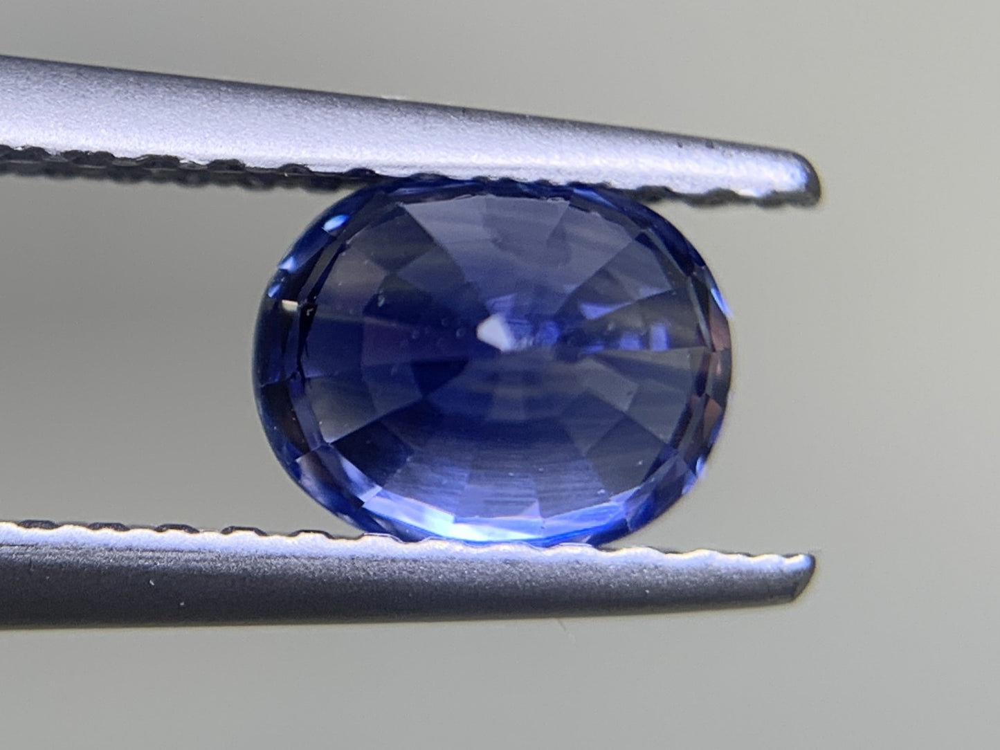 サファイア 1.172ct  宝石ソーティング付き  6.2㎜×5.1㎜×4.1㎜　  ルース（ 裸石 ） 1841Y