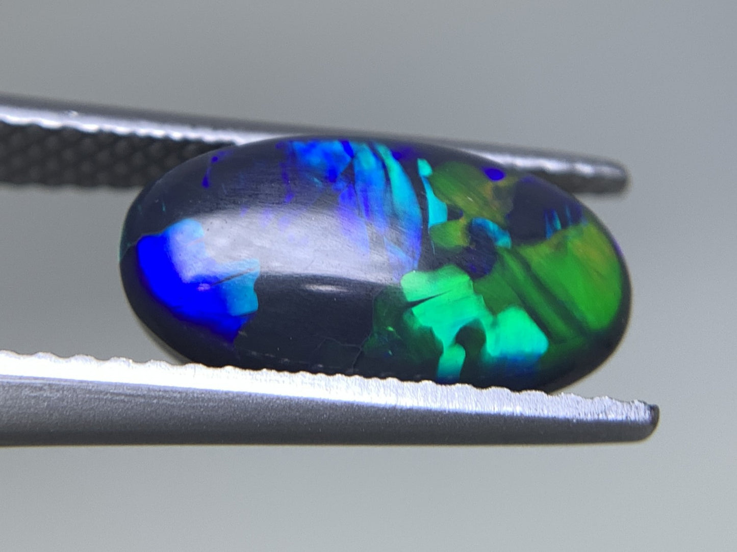 ブラックオパール  天然  2.623ct  中央宝石ソーティング付き  12.7㎜×7.0㎜×4.4㎜   天然 ルース（ 裸石 ） 5334Y