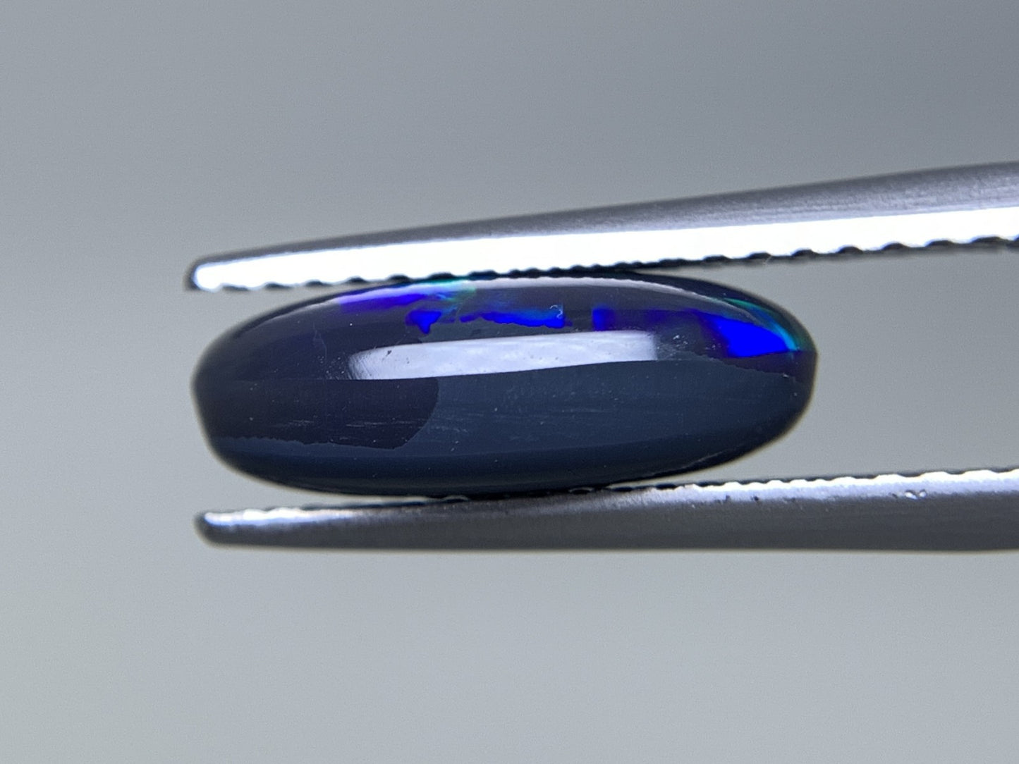 ブラックオパール  天然  2.623ct  中央宝石ソーティング付き  12.7㎜×7.0㎜×4.4㎜   天然 ルース（ 裸石 ） 5334Y