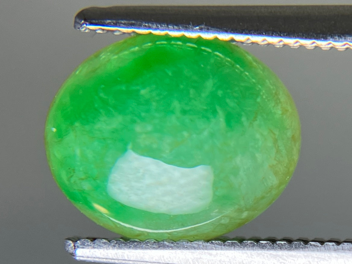 ひすい（ヒスイ 翡翠） 天然 2.561ct 宝石ソーティング付き 9.4㎜×7.8㎜×4.1㎜ ルース（ 裸石 ） 8059YY