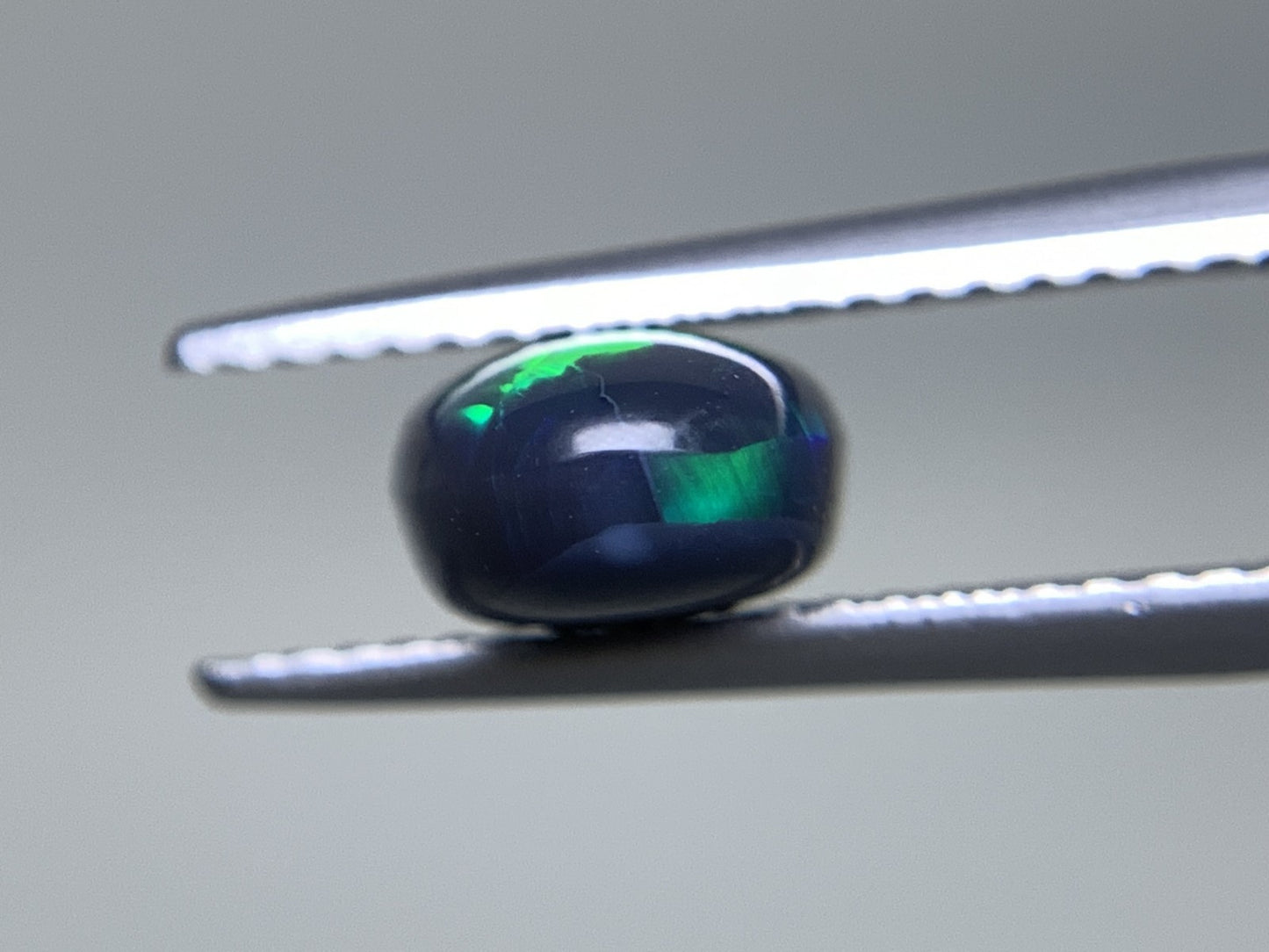 ブラックオパール  天然  2.623ct  中央宝石ソーティング付き  12.7㎜×7.0㎜×4.4㎜   天然 ルース（ 裸石 ） 5334Y
