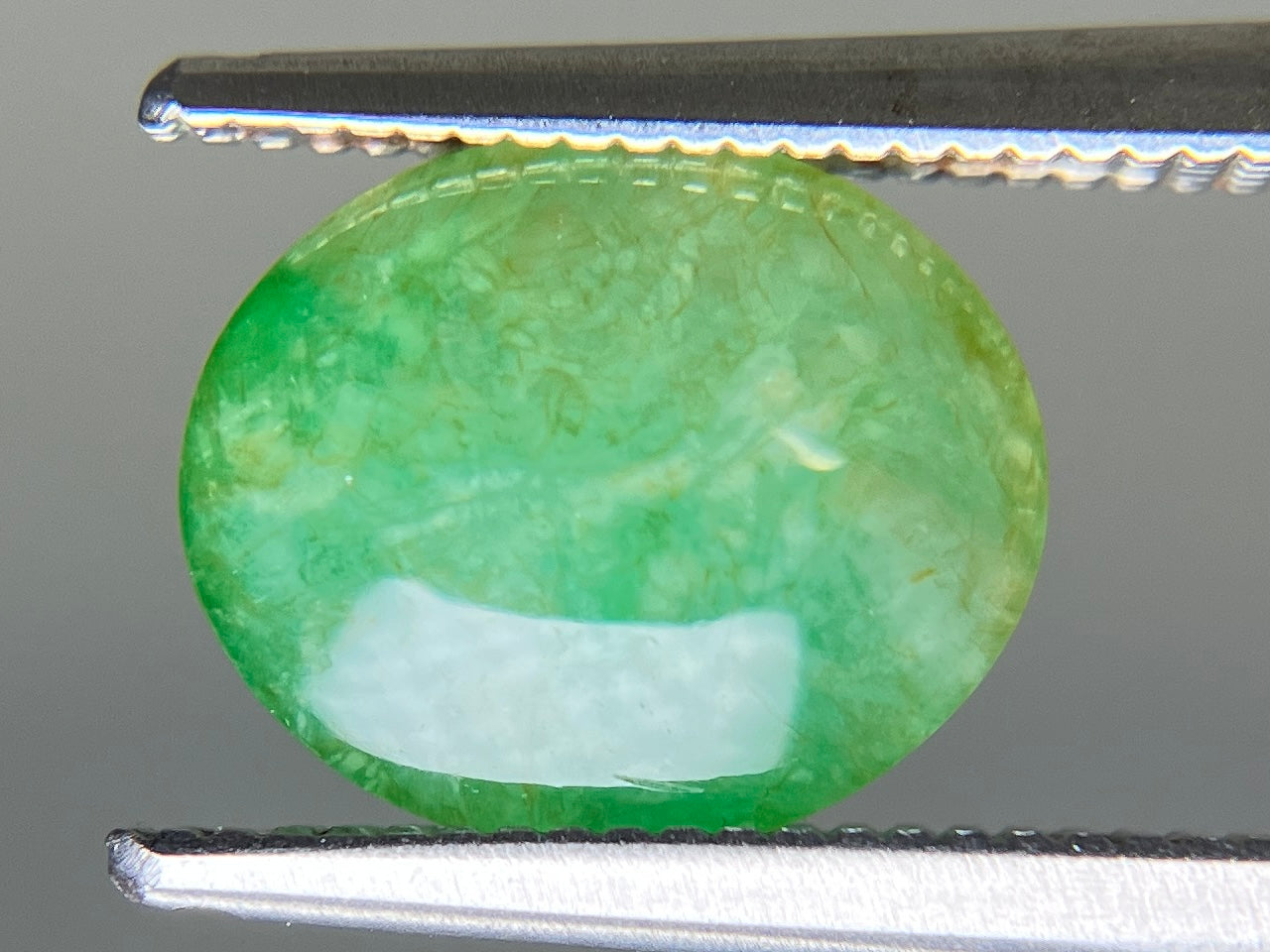 ひすい（ヒスイ 翡翠） 天然 2.561ct 宝石ソーティング付き 9.4㎜×7.8㎜×4.1㎜ ルース（ 裸石 ） 8059YY