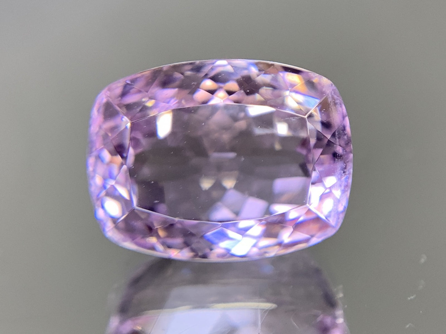 クンツァイト 9.816ct 宝石ソーティング付き  12.9㎜×10.0㎜×8.6㎜  ルース（ 裸石 ） 3143Y