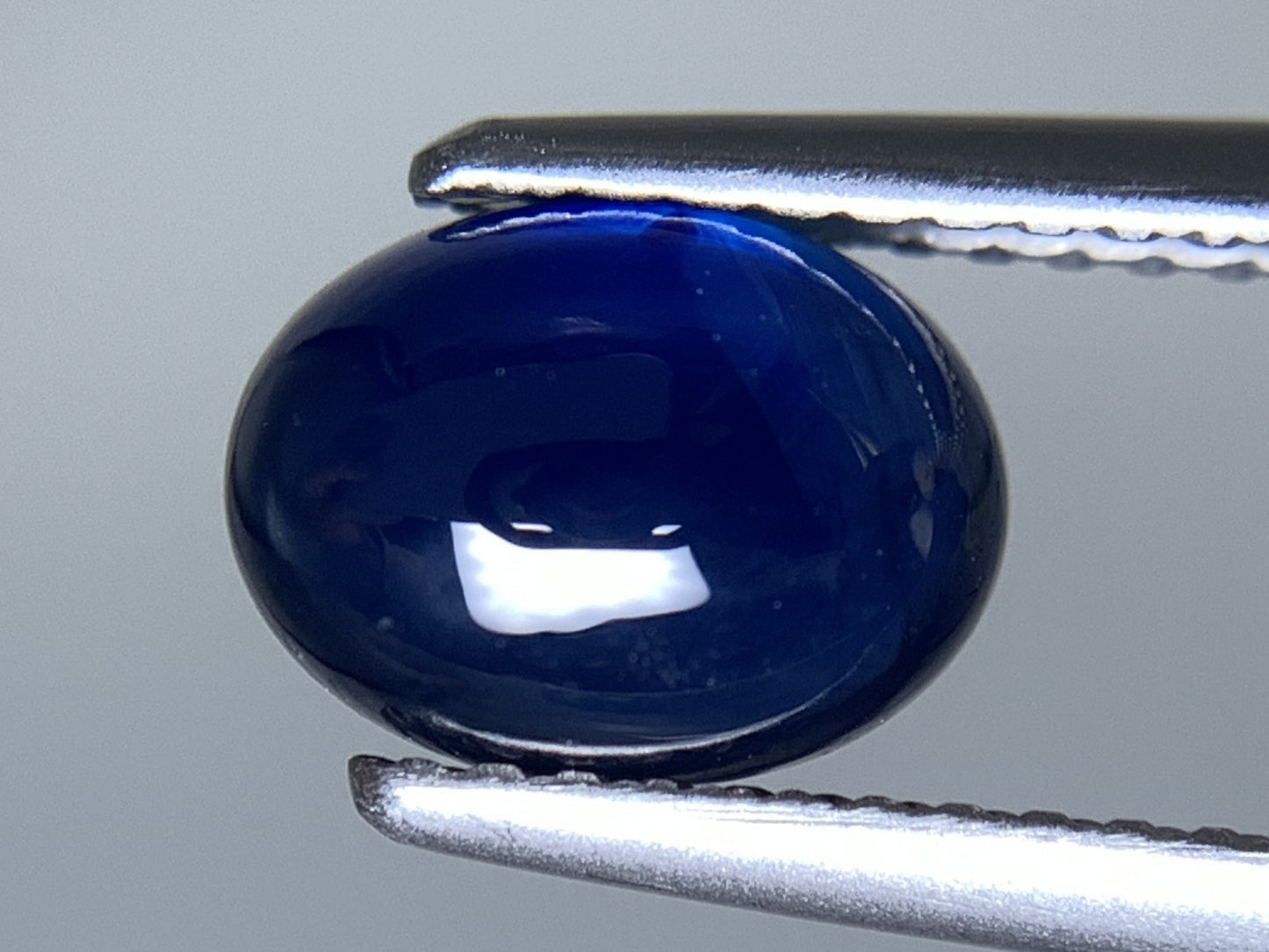サファイア 天然 2.411ct 宝石ソーティング付き 8.1㎜×6.1㎜×4.3㎜ ルース（ 裸石 ） 7136Y