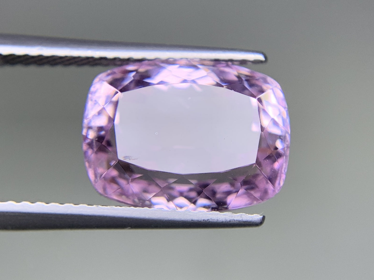 クンツァイト 9.816ct 宝石ソーティング付き  12.9㎜×10.0㎜×8.6㎜  ルース（ 裸石 ） 3143Y