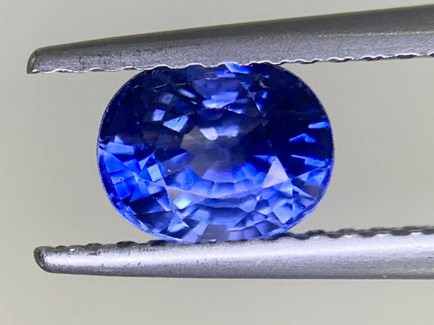 サファイア 1.172ct  宝石ソーティング付き  6.2㎜×5.1㎜×4.1㎜　  ルース（ 裸石 ） 1841Y